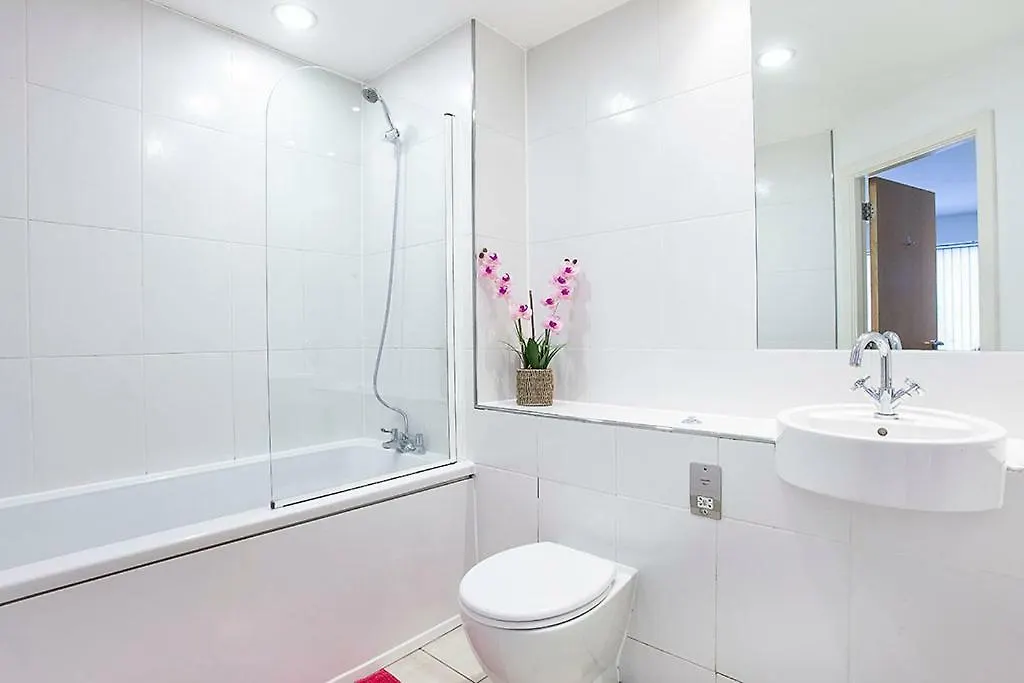Almanna, Central York, Only 6 Minutes Walk To York Minster